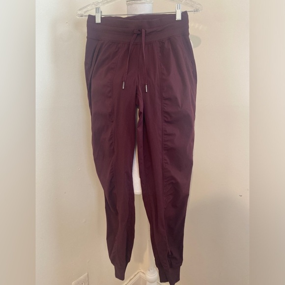 Lululemon Dance Studio Joggers in Red Merlot Size 4 - Picture 2 of 8